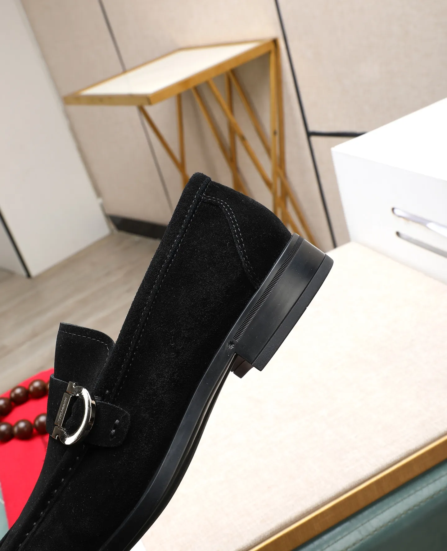 Men's clothing and shoes 💰700📛📛High-end goods! Salvatore Ferragamo is the world's top luxury footwear brand. It comes from Italy, the kingdom of fashion. It is famous all over the world for its traditional handmade design and novel styles... 🚶🏻🚶🏻 Top-quality suit shoes are sold simultaneously at the counter. This style is purely handmade. The fabric is imported Italian calfskin➕soft water-dyed cowhide lining. Specially available with original deep rubber outsole🌀🌀Size: 38➖44